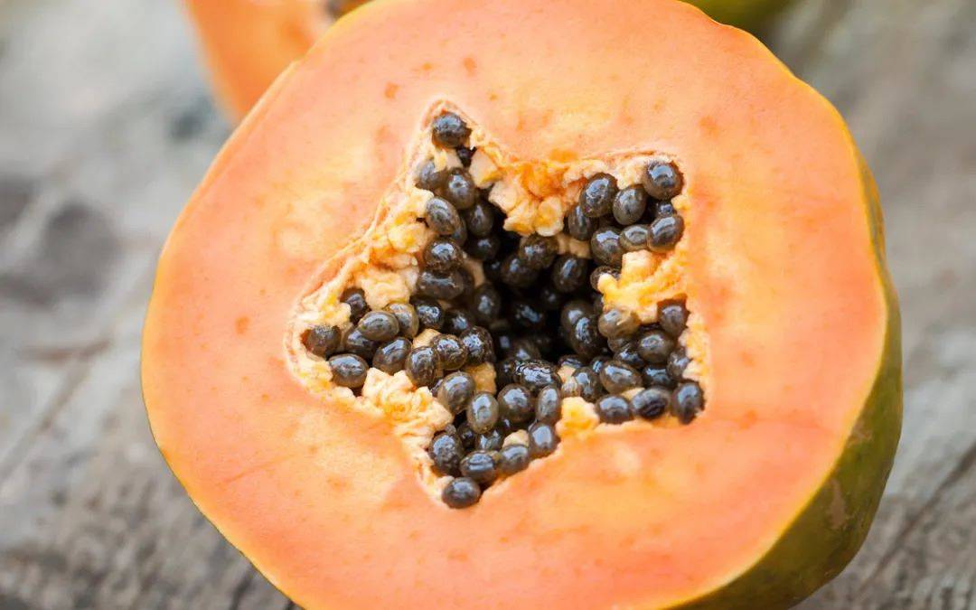 Papaya Unveiled: Exploring the Marvels and Myths Surrounding this Tropical Fruit